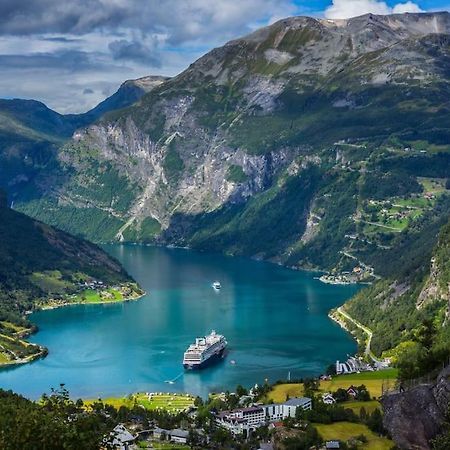 Leilighet I Hjertet Av Sunnmore! Sykkylven Luaran gambar