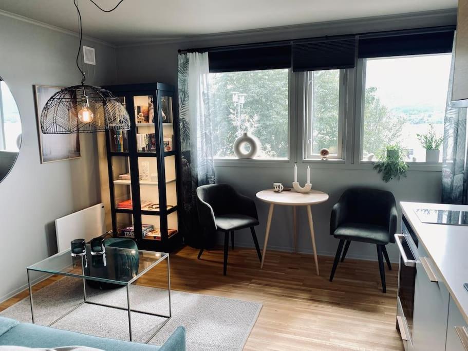 Leilighet I Hjertet Av Sunnmore! Sykkylven Luaran gambar